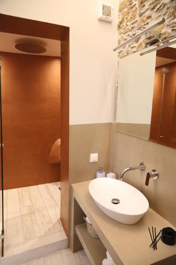 One Suite Syros Ermoupoli Ngoại thất bức ảnh